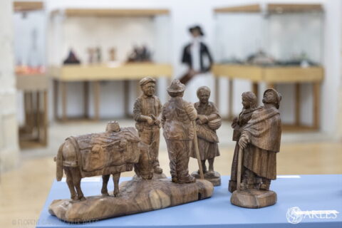 Image prise lors du 68ème Salon international des Santonniers à la chapelle Sainte-Anne, en novembre 2025. Photo : Florent Gardin / Ville d'Arles.