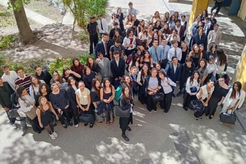 Photos des participants à la session 2026 de la Modélisation des Nations Unis regroupant 3 lycées de la région dont le lycée Montmajour à Arles. Photo prise à l'espace Van Gogh pour la Ville d'Arles.
