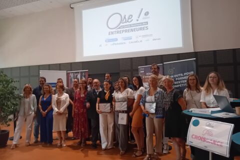 Remise des prix de concours de pitch lors de la journée Ose ! organisée par la CCI pour soutenir l'entreprenariat au féminin. Photo : Ville d'Arles.