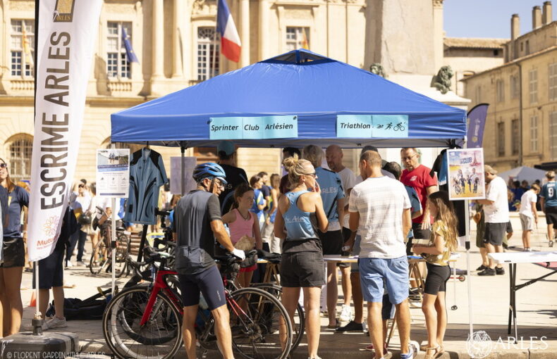 Image capturée lors de la Fête du Sport 2025 sur la place de la République. Photo : Florent Gardin / Ville d'Arles.