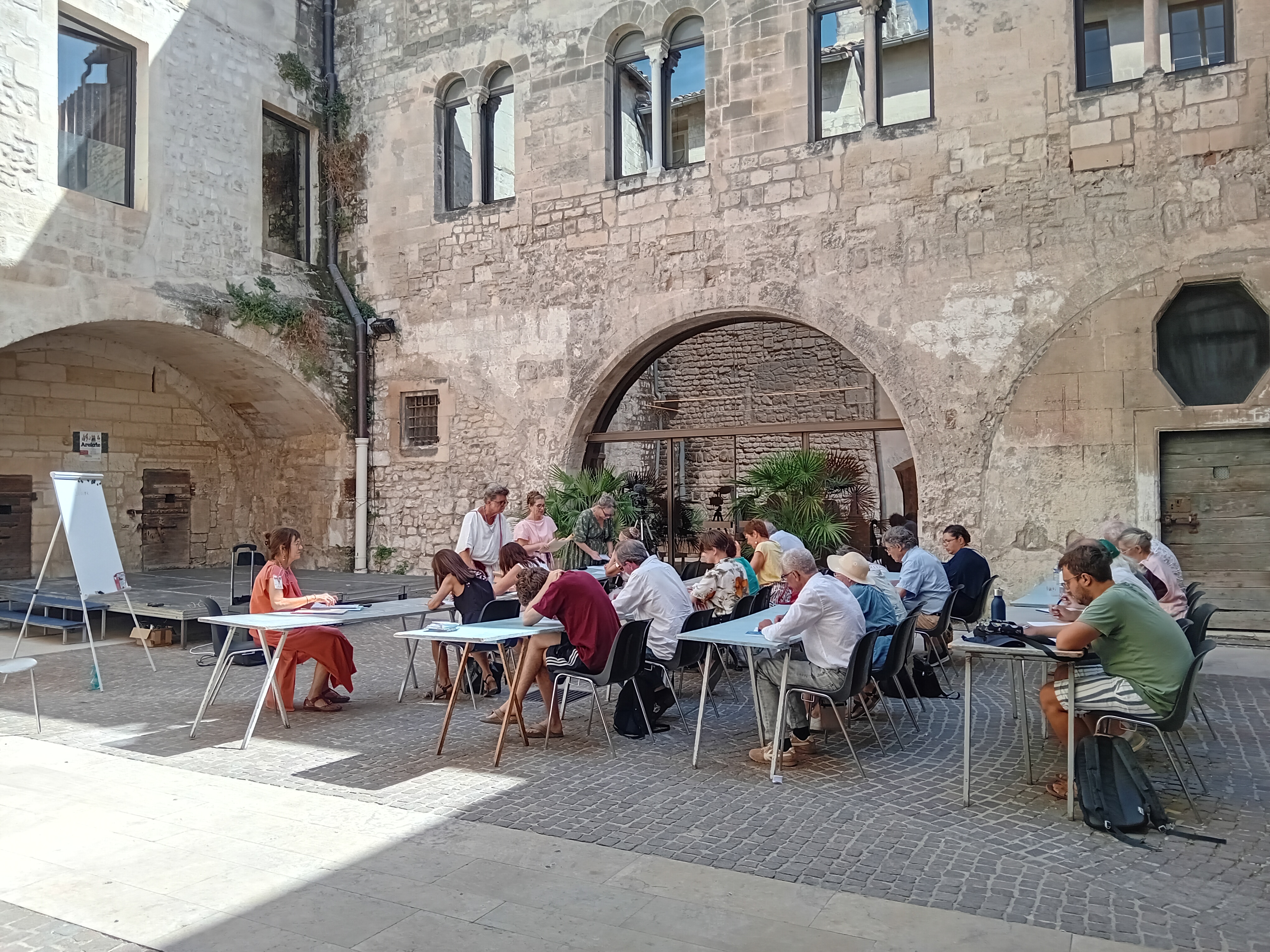 Dictée d’Arelate : prendre le festival au mot – Arles