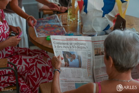 Vigilance orange canicule d'août 2025 au club Morizot, boulevard des Lices, lieu climatisé et gratuit pour toute personne souhaitant s'y rendre. Photo : JanD / Ville d'Arles.